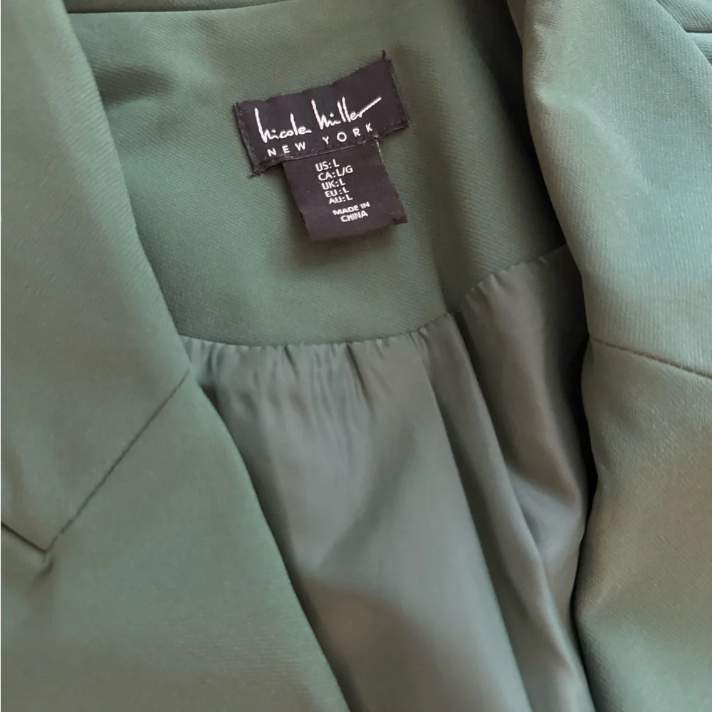 Nicole Miller Green Skirt Suit set - Large blazer and XL skirt - Picture 5 of 11